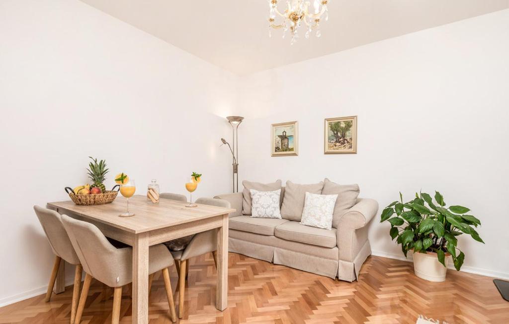 Sunset Apartment With Sea View 포블랴나 외부 사진