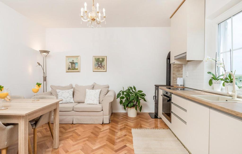 Sunset Apartment With Sea View 포블랴나 외부 사진